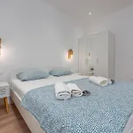Apartamento 3 Bedroom Gorgeous In