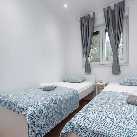 3 Bedroom Gorgeous In * فرسي