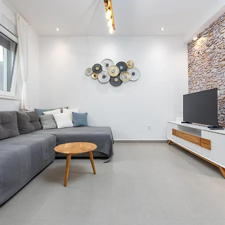 3 Bedroom Gorgeous In * Vrsi