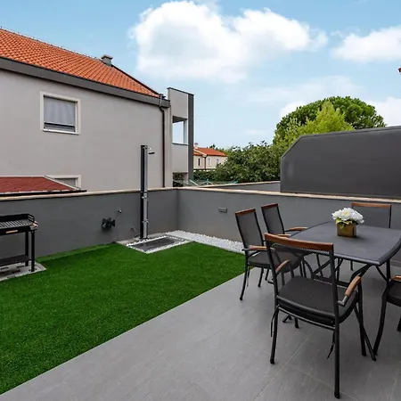 Apartamento 3 Bedroom Gorgeous In *