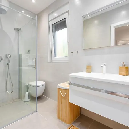 3 Bedroom Gorgeous In Vrsi