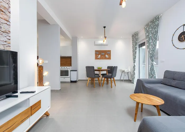3 Bedroom Gorgeous In Appartement