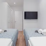 3 Bedroom Gorgeous In Διαμέρισμα *