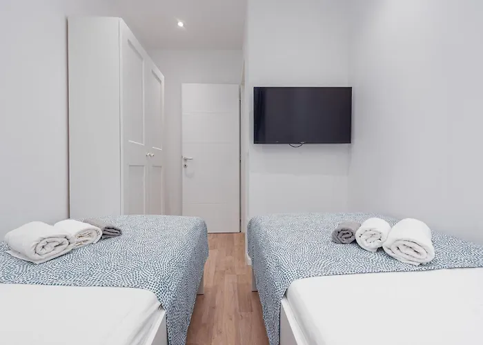 3 Bedroom Gorgeous In Appartamento *
