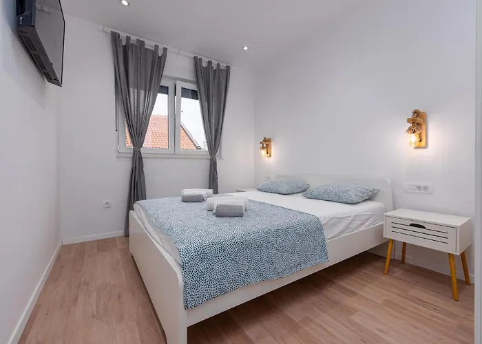 3 Bedroom Gorgeous In Vrsi